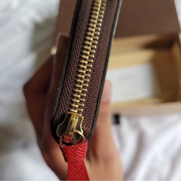 ❣️SOLD❣️$600 Authentic Pre-loved Louis Vuitton Long Wallet - Picture 4 of 8
